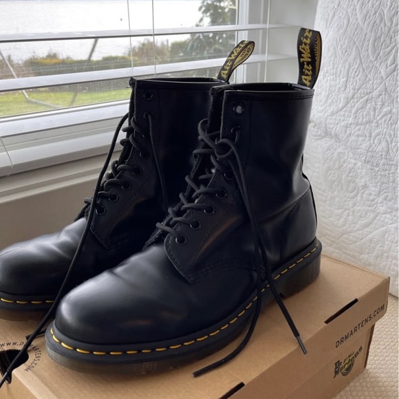 Dr martens 1460’s - Picture 1 of 4